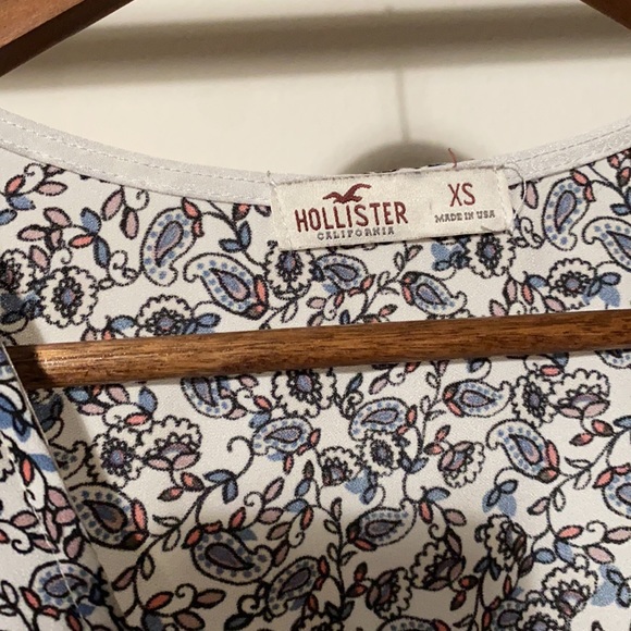Hollister XS Printed Sleeveless Romper - Picture 2 of 6